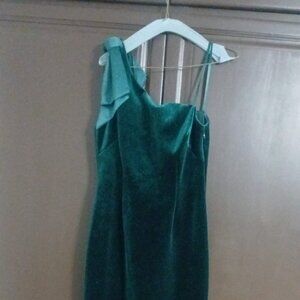 Green one shoulder velvet dress